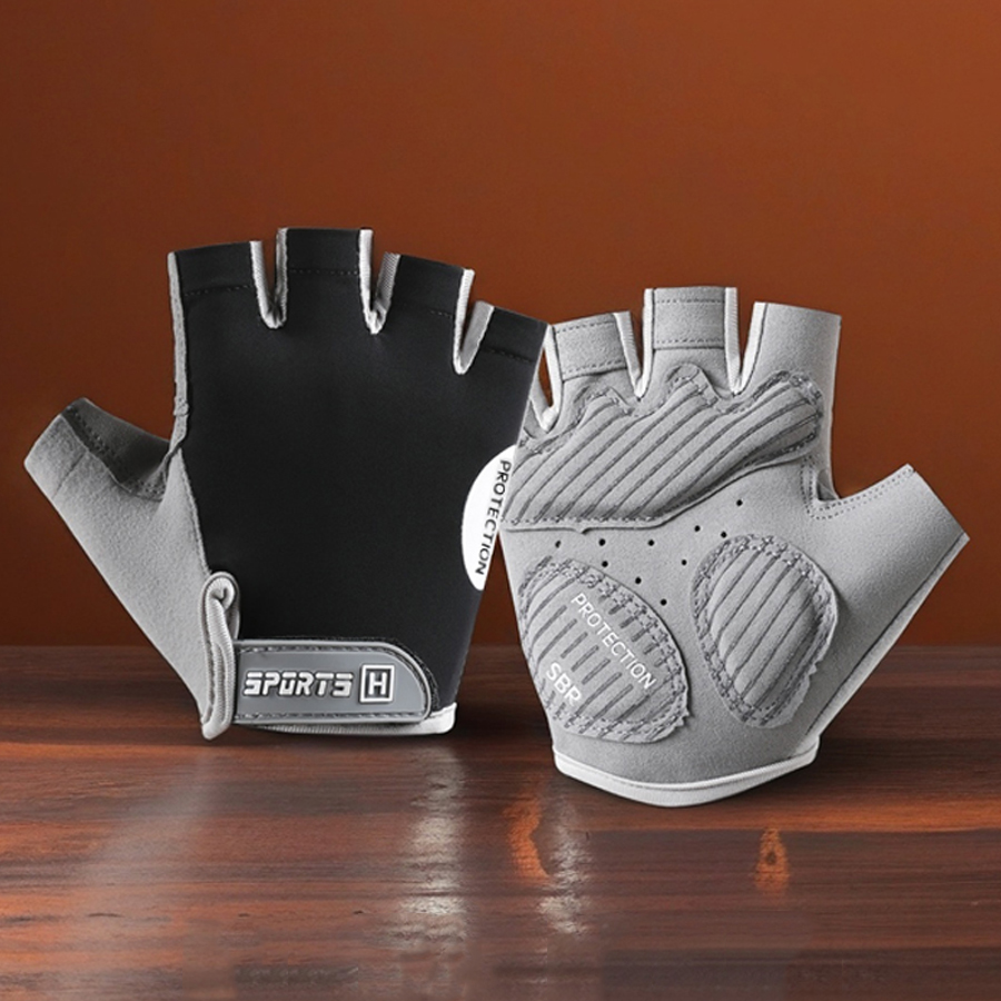 Name Sports Equipment - قفازات رياضية قابلة للتنفس ومضادة للانزلاق